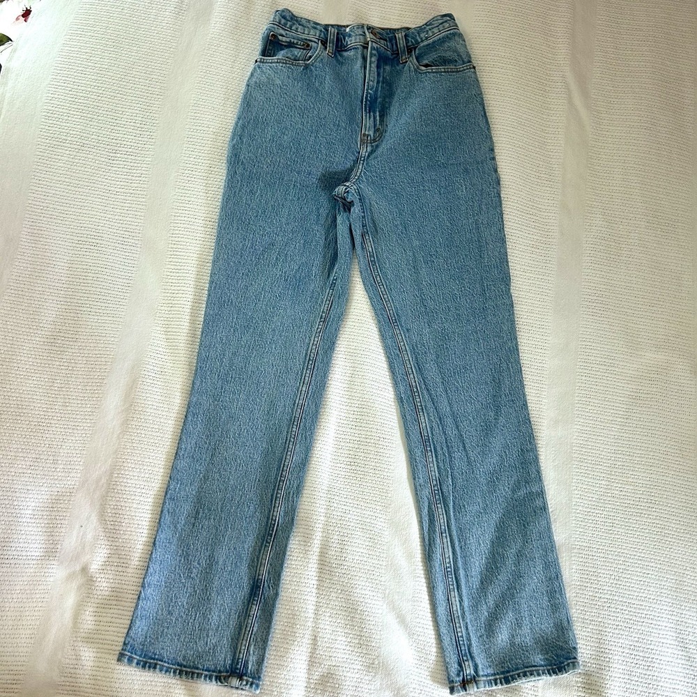 Abercrombie & Fitch The 90's Straight Ultra High Rise 26/2 Medium Wash Jeans